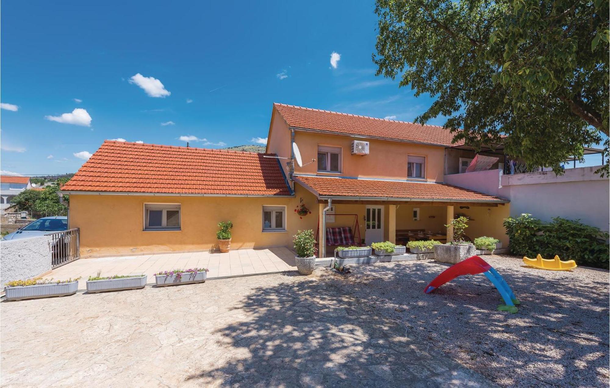 Amazing Home In Bilice With Outdoor Swimming Pool Šibenik Extérieur photo